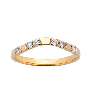 <p>Fitted Diamond Ring in Yellow Gold with 6 x .03ct Diamonds</p>